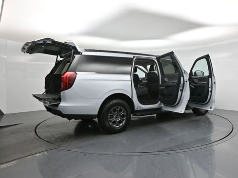 Used 2025 Ford Expedition Max Active RWD image 6