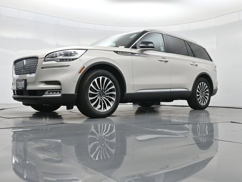 Used 2023 Lincoln Aviator Reserve w/ Equipment Group 201A image 50