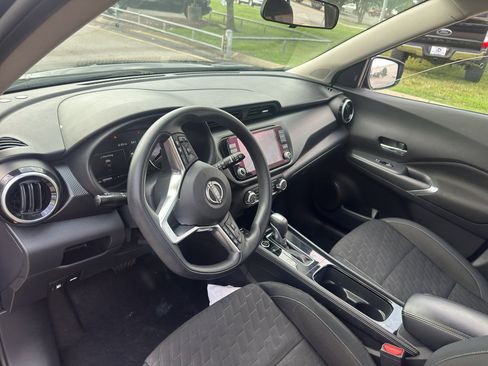 Used 2023 Nissan Kicks SV FWD image 15
