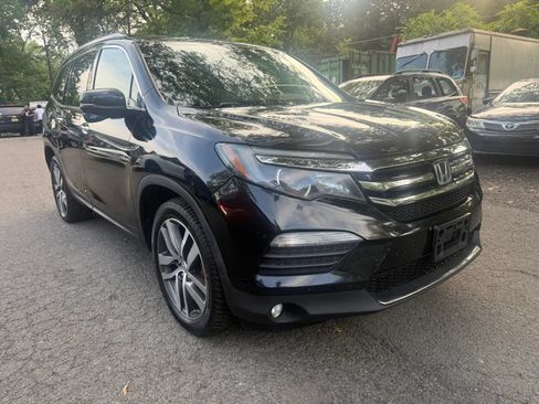 Used 2018 Honda Pilot Touring image 3