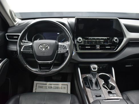 Used 2021 Toyota Highlander Platinum image 19