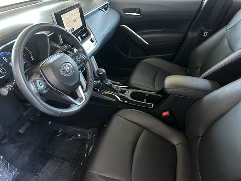 Used 2024 Toyota Corolla Cross XLE FWD image 9