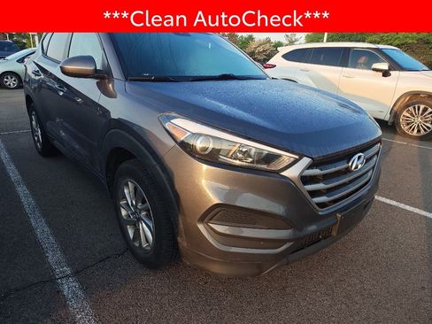 Used 2018 Hyundai Tucson SE AWD/4WD image 3