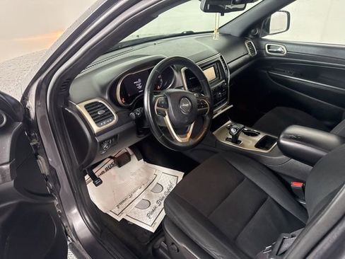 Used 2014 Jeep Grand Cherokee Laredo w/ Security & Convenience Group image 26