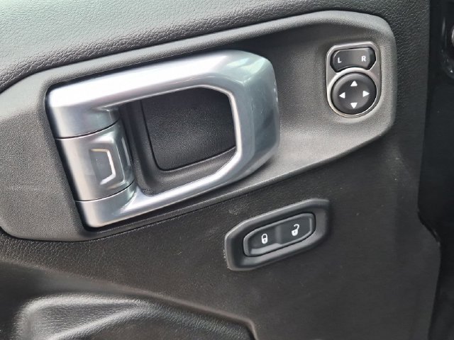 Used 2023 Jeep Wrangler Unlimited w/ Cold Weather Group AWD/4WD image 13