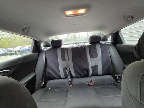 Used 2017 Chevrolet Malibu LT image 24