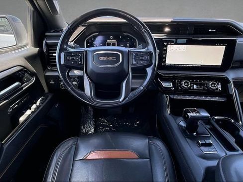 Used 2022 GMC Sierra 1500 AT4 w/ AT4 Premium Package AWD/4WD image 5