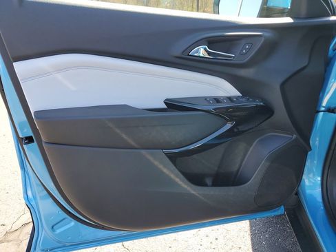 New 2026 Chevrolet Trax LT w/ Driver Confidence Package FWD image 12