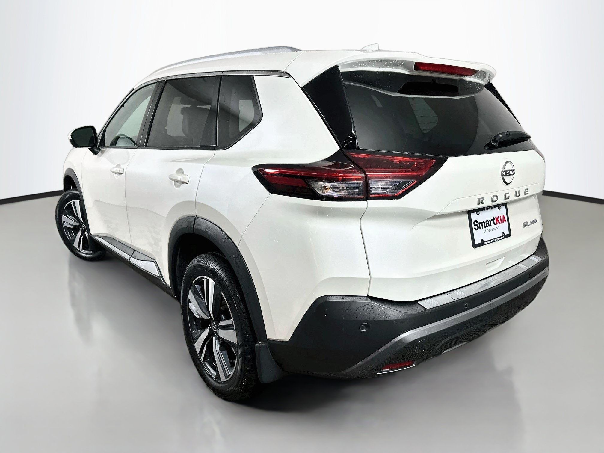 Used 2023 Nissan Rogue SL AWD/4WD image 5