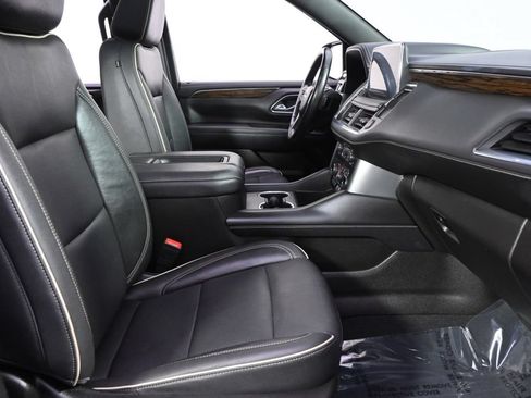 Used 2021 Chevrolet Tahoe Premier w/ Premium Package AWD/4WD image 15