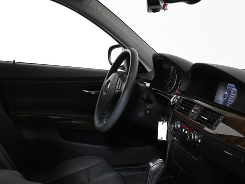 Used 2011 BMW 328i xDrive Sedan AWD/4WD image 8