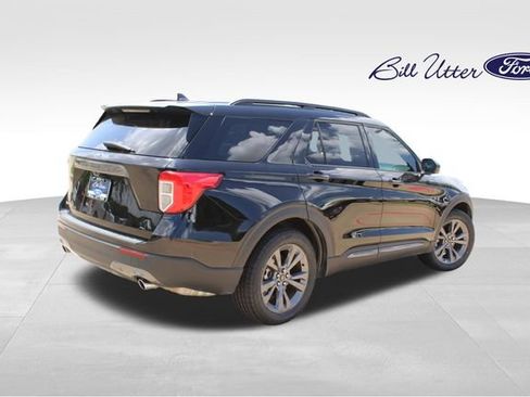 Used 2023 Ford Explorer XLT w/ Equipment Group 202A RWD image 5