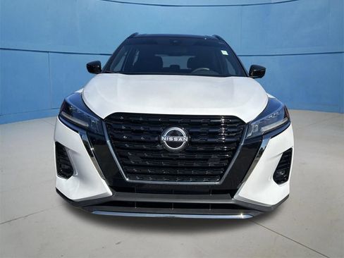 Used 2023 Nissan Kicks SR FWD image 4