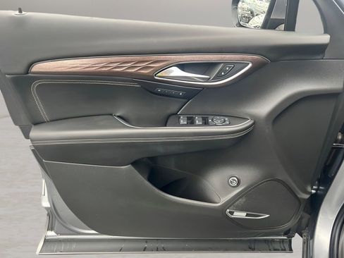 Used 2021 Buick Envision Avenir AWD/4WD image 28