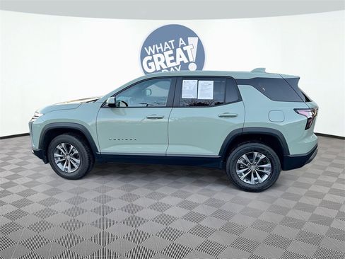 Used 2026 Chevrolet Equinox LT w/ Convenience Package II image 4