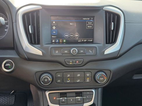 Used 2024 GMC Terrain SLE image 20