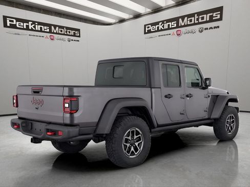 Used 2025 Jeep Gladiator Rubicon w/ Convenience Group AWD/4WD image 8