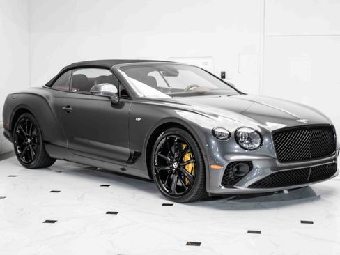 Used 2020 Bentley Continental GT image 38