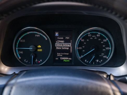 Used 2017 Toyota RAV4 Limited image 24