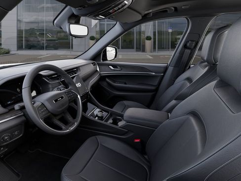 New 2025 Jeep Grand Cherokee Limited w/ Black Appearance Package image 22