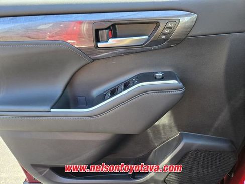New 2026 Toyota Highlander Platinum AWD/4WD image 15