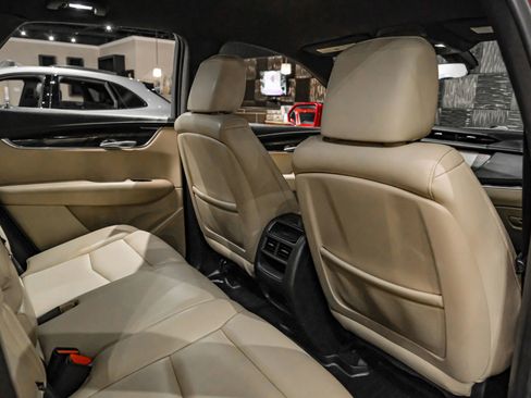 Used 2019 Cadillac XT5 FWD image 30