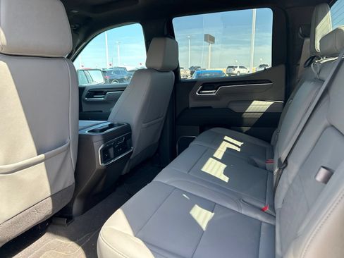 Used 2025 GMC Sierra 1500 SLT w/ SLT Convenience Package AWD/4WD image 12