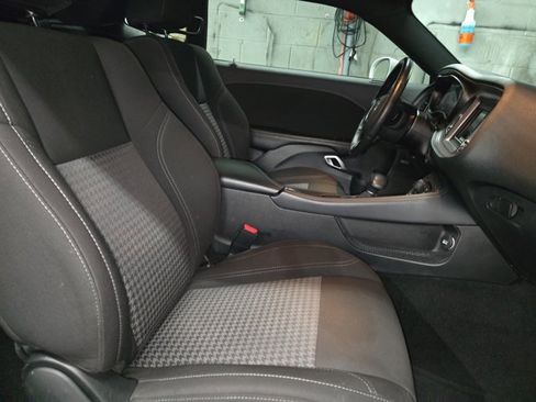 Used 2023 Dodge Challenger SXT w/ Blacktop Package image 10