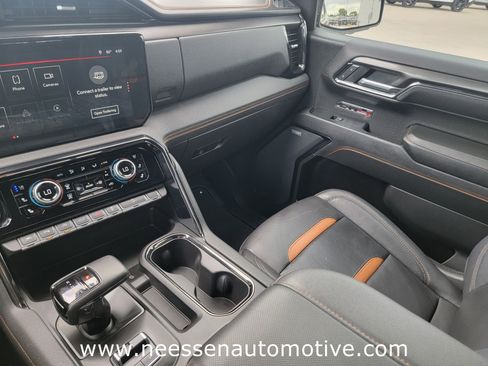 Used 2024 GMC Sierra 1500 AT4 w/ Technology Package AWD/4WD image 25