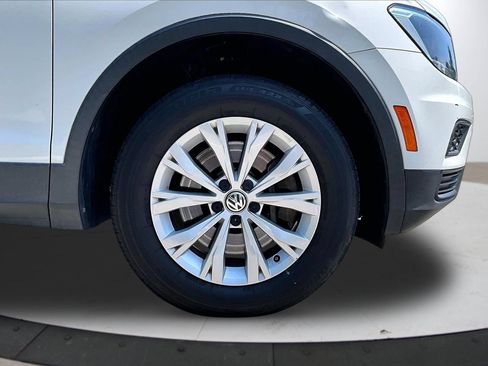 Used 2020 Volkswagen Tiguan S FWD image 32