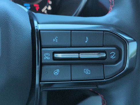 Used 2024 GMC Canyon AT4X AWD/4WD image 27