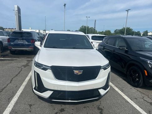 Used 2020 Cadillac XT6 Sport AWD/4WD image 2