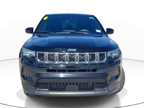 Used 2024 Jeep Compass Sport AWD/4WD image 2