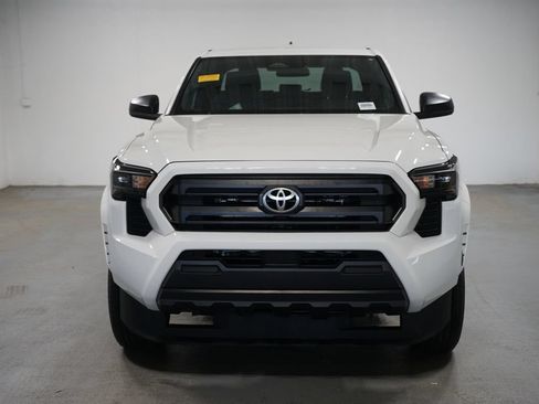 Certified 2025 Toyota Tacoma SR AWD/4WD image 2