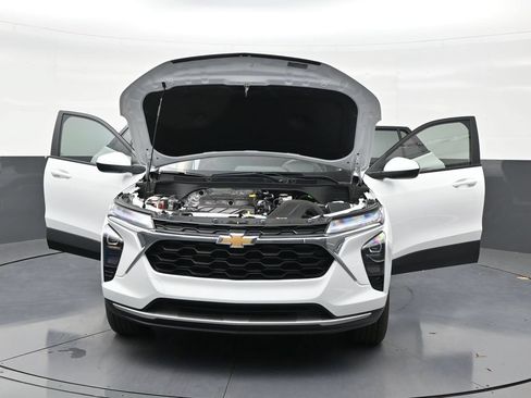 Used 2026 Chevrolet Trax LT FWD image 34