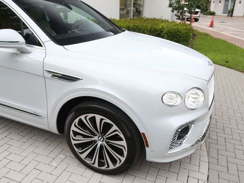 Used 2021 Bentley Bentayga image 8