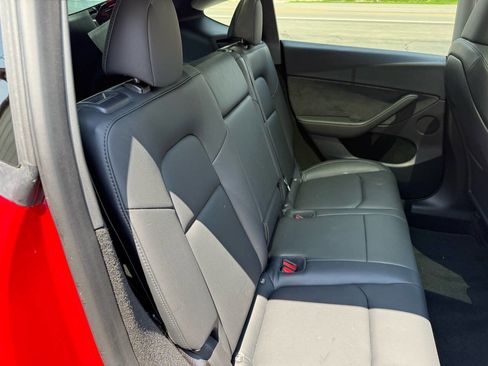 Used 2023 Tesla Model Y Long Range image 41