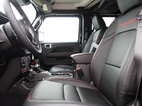 New 2026 Jeep Wrangler Unlimited Rubicon w/ Technology Group image 15