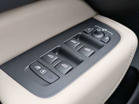 New 2026 Volvo XC60 B5 Core AWD/4WD image 31