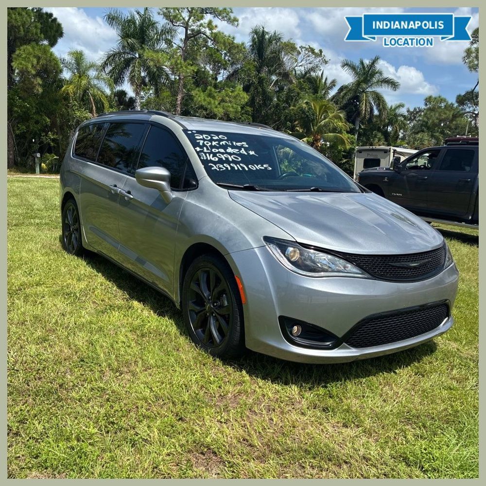 Used 2020 Chrysler Pacifica Touring-L Plus FWD image 1