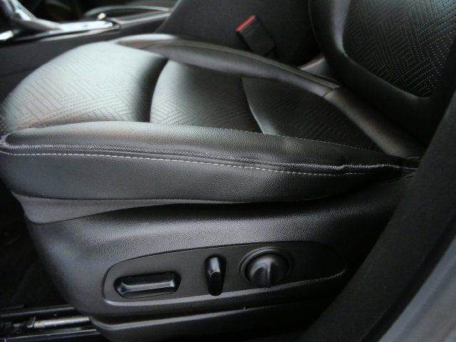 Used 2022 Buick Encore GX Essence w/ Experience Buick Package AWD/4WD image 17
