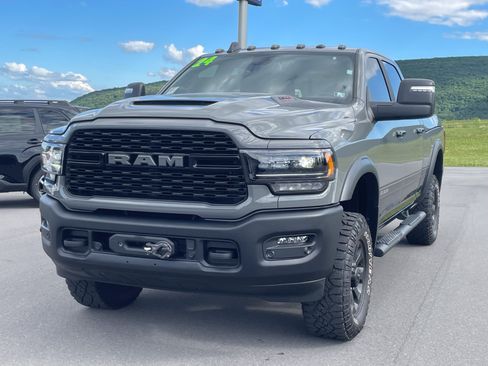 Used 2024 RAM 2500 Power Wagon w/ Level 2 Equipment Group AWD/4WD image 8