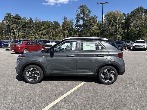 New 2026 Hyundai Venue SEL image 20