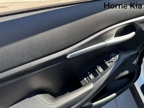 New 2026 Kia Seltos LX image 11