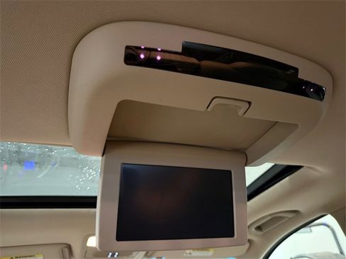 Used 2012 Hyundai Veracruz Limited w/ Entertainment Pkg image 23