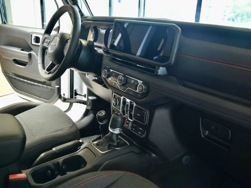 Used 2026 Jeep Gladiator Rubicon AWD/4WD image 24