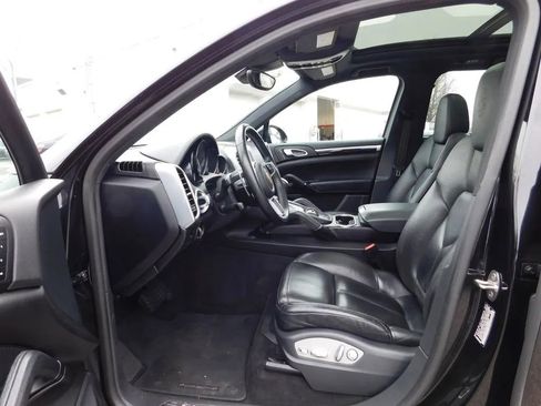 Used 2017 Porsche Cayenne Platinum Edition image 16