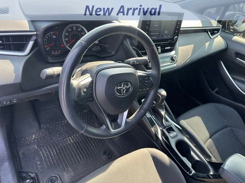 Used 2022 Toyota Corolla SE w/ SE Premium Package FWD image 11