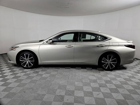 Used 2025 Lexus ES 300h w/ Premium Package FWD image 9