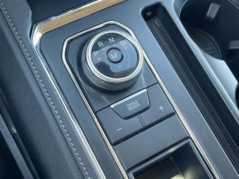 Used 2024 Ford Expedition Max XLT image 25